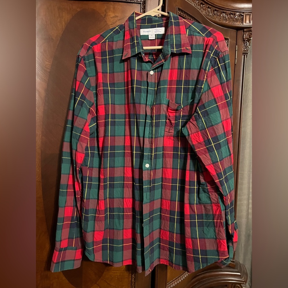 Men's plaid button down